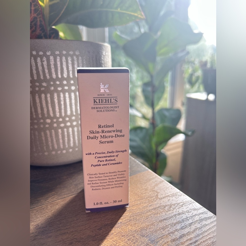 kiehl's | retinol skin-renewing daily micro-dose serum - Picture 2 of 7